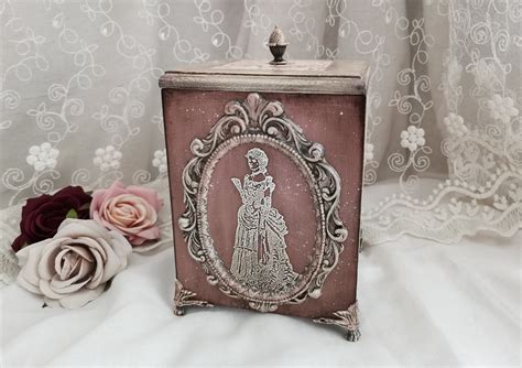 Victorian Lady's Box 